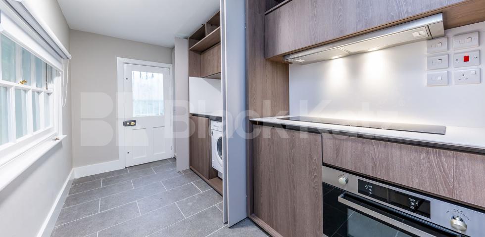 			GARDEN FLAT MINS TO REGENTS PARK!, 2 Bedroom, 1 bath, 1 reception Flat			 Gloucester Crescent, REGENTS PARK/CAMDEN 